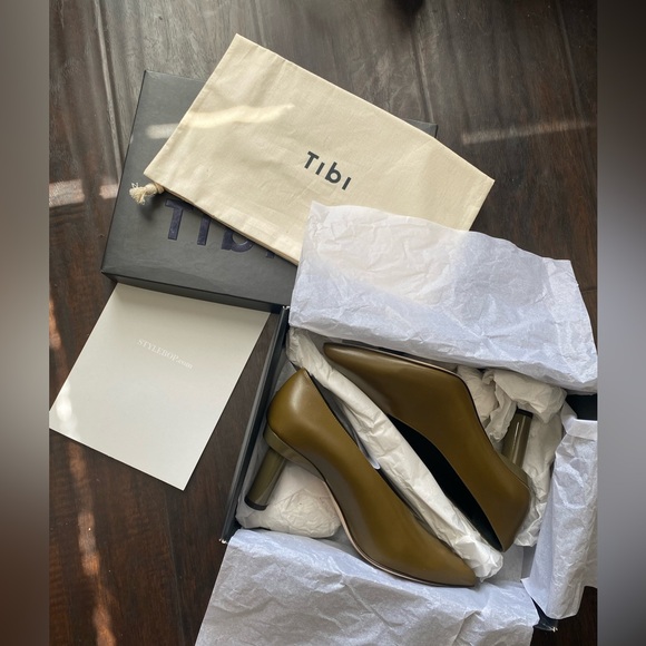 Tibi NWT olive green leather shoes with geometric heel design - Picture 2 of 6